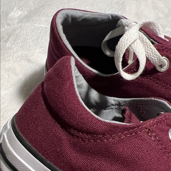 Converse Burgundy - Picture 7 of 7